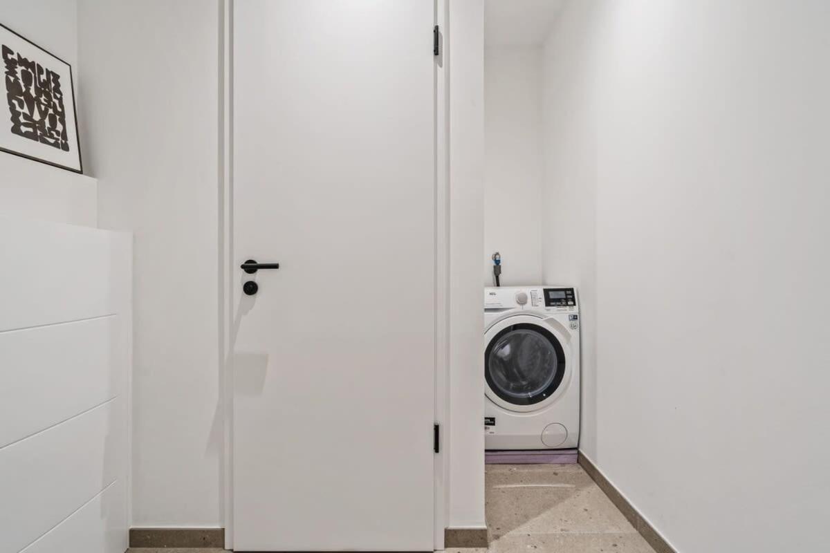 Luxurious 2Br Apt With Balcony In Luxembourg Appartement Buitenkant foto