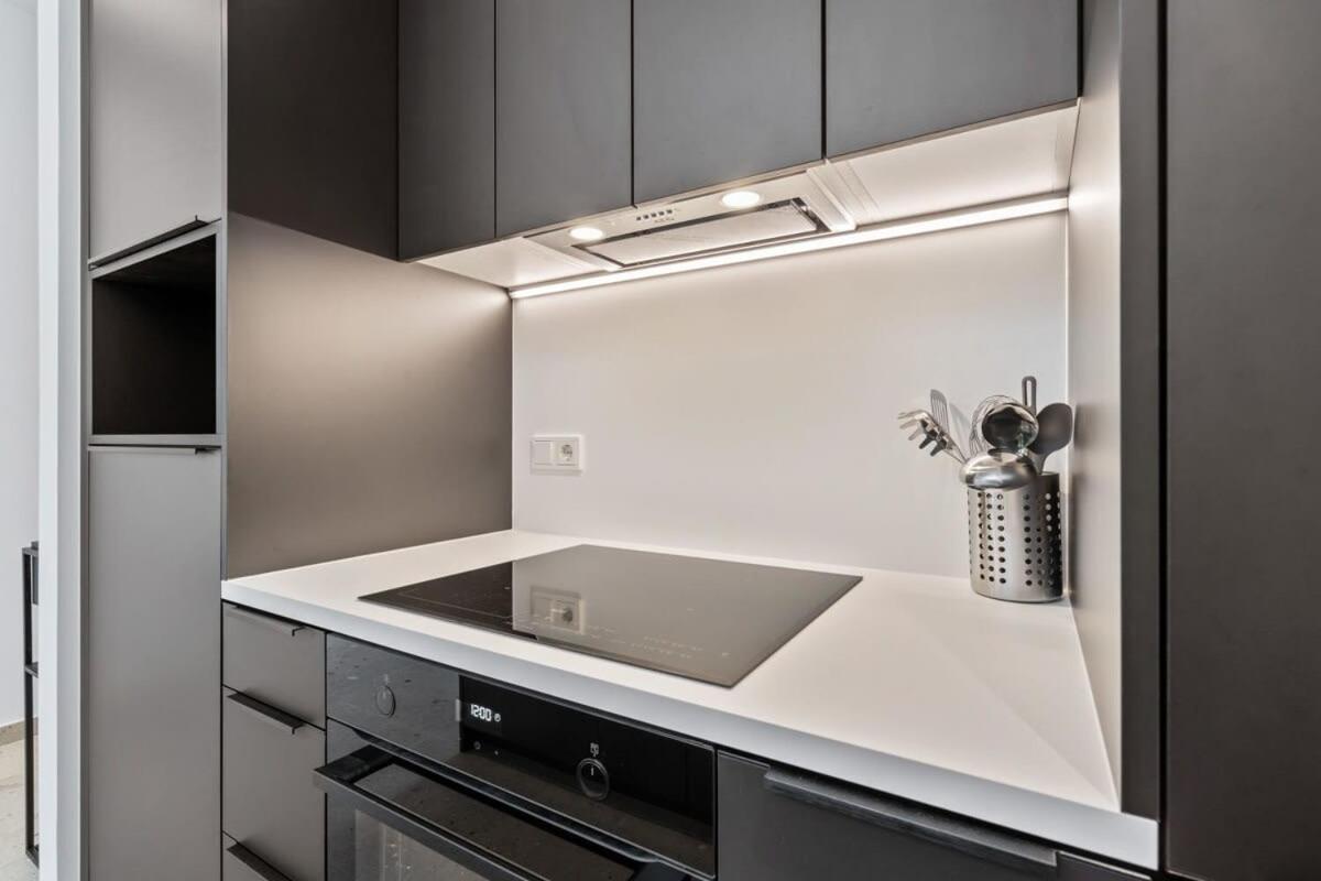 Luxurious 2Br Apt With Balcony In Luxembourg Appartement Buitenkant foto